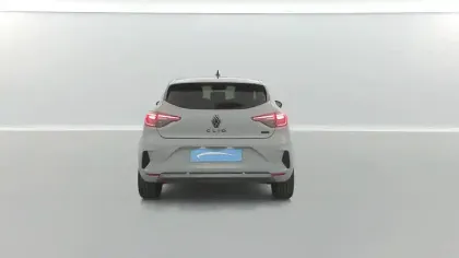 Photo 21 Renault Clio  E-Tech full hybrid 145