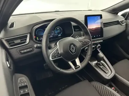Photo 27 Renault Clio  E-Tech full hybrid 145