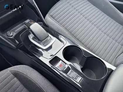 Photo 17 Peugeot 208  Electrique 50 kWh 136ch