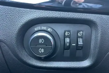 Photo 21 Opel Astra Gén. II Ph1 Edition Business 5