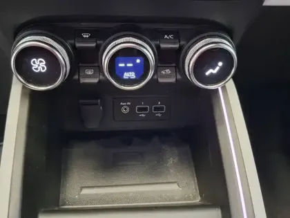 Photo 37 Renault Clio  TCe 90