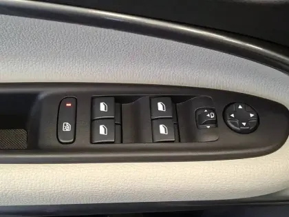 Photo 26 Fiat 600 e 156 ch 54 kWh