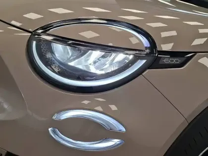 Photo 32 Fiat 600 e 156 ch 54 kWh