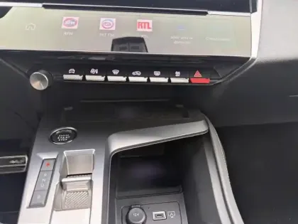 Photo 12 Peugeot 308  PHEV 180 e-EAT8 GT