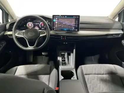 Photo 7 Volkswagen Golf 1.5 eHybrid 204 DSG6 VW Edition