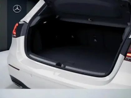 Photo 8 Mercedes Classe A 250 e AMG Line