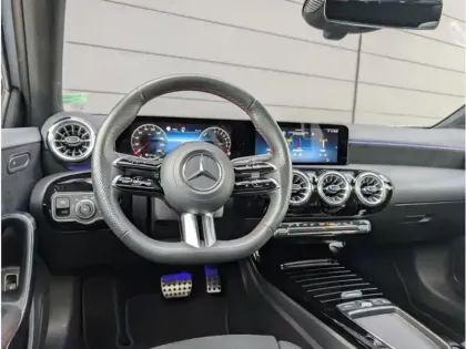 Photo 11 Mercedes Classe A 250 e Hybrid EQ 