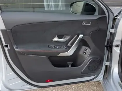 Photo 15 Mercedes Classe A 250 e Hybrid EQ 