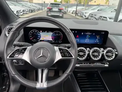 Photo 35 Mercedes GLA  200 d Progressive Line