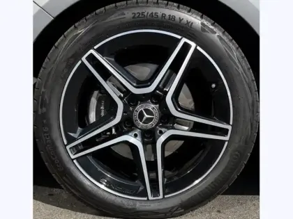 Photo 39 Mercedes Classe B 200 d AMG Line