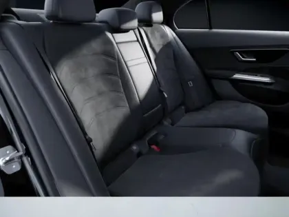 Photo 8 Mercedes Classe E  220 d AMG Line Berlin