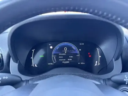 Photo 17 Toyota Yaris Gén. IV Ph1 NG Design 5