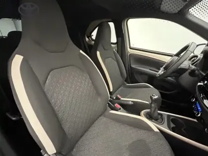 Photo 17 Toyota Aygo Gén. I Ph1 Design 5