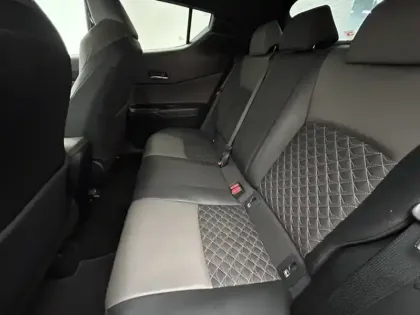 Photo 20 Toyota C-HR 1.8 Hybride 122 Distinctive