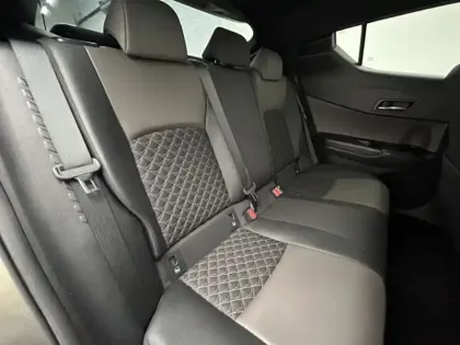 Photo 23 Toyota C-HR 1.8 Hybride 122 Distinctive