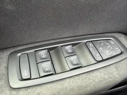 Photo 9 Renault Megane 1.5 Blue dCi 115ch Business EDC