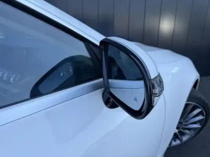 Photo 11 Mercedes Classe E Gén. V (W213) Ph1 Sportline 4