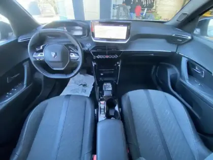 Photo 7 Peugeot 2008 II Hybrid 136 e-DCS6 ALLURE
