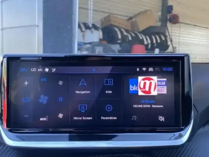 Photo 28 Peugeot 2008 II Hybrid 136 e-DCS6 ALLURE
