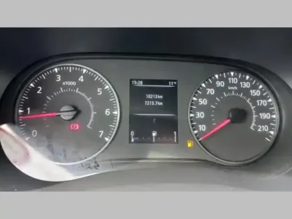 Photo 23 Renault Master FOURGON FGN TRAC F3500 L2H2 BLUE DCI 135 CONFORT