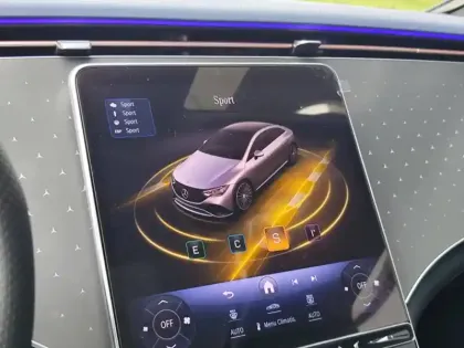 Photo 21 Mercedes Classe E Berline 300 245ch AMG Line Classe / 295 L