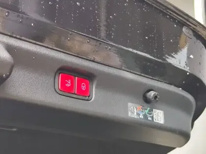 Photo 16 Mercedes Classe E Berline 300 245ch AMG Line Classe / 295 L