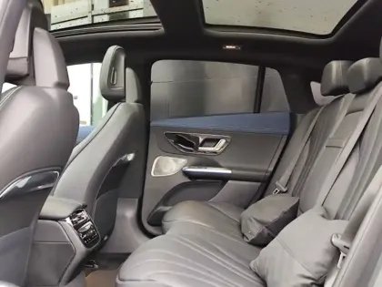 Photo 14 Mercedes Classe E Berline 300 245ch AMG Line Classe / 295 L