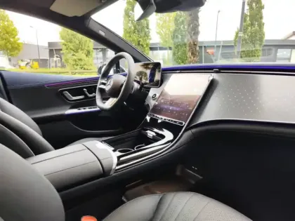 Photo 9 Mercedes Classe E Berline 300 245ch AMG Line Classe / 295 L