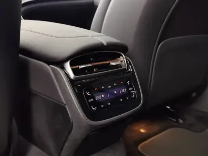 Photo 13 Mercedes Classe E Berline 300 245ch AMG Line Classe / 295 L