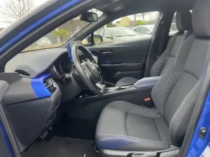 Photo 13 Toyota C-HR 2.0 Hybride 184 Graphic