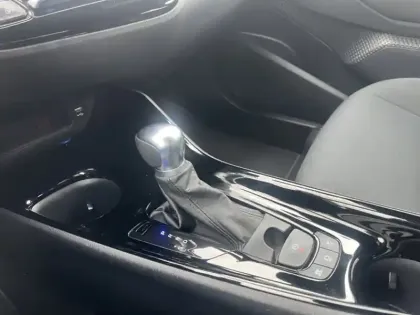 Photo 24 Toyota C-HR 2.0 Hybride 184 Graphic