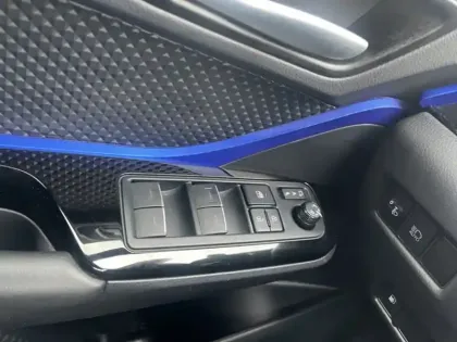 Photo 20 Toyota C-HR 2.0 Hybride 184 Graphic