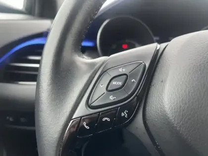 Photo 18 Toyota C-HR 2.0 Hybride 184 Graphic