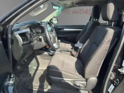 Photo 11 Toyota Hilux XC 2.8 D-4D X-TRA Légende 4WD