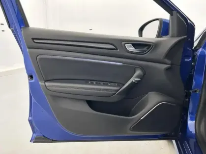 Photo 10 Renault Megane 1.6 E-Tech Plug-in 160ch RS Line Suréquipée