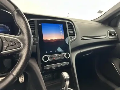 Photo 11 Renault Megane 1.6 E-Tech Plug-in 160ch RS Line Suréquipée