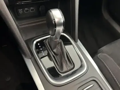 Photo 12 Renault Megane 1.6 E-Tech Plug-in 160ch RS Line Suréquipée