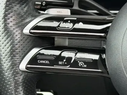 Photo 25 Mercedes Classe GLC 300 e Hybrid EQ 4MATIC AMG Line