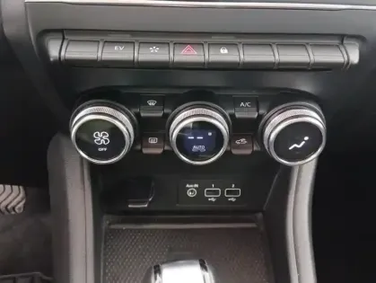 Photo 22 Renault Captur E-Tech 145 - 21 R.S. Line