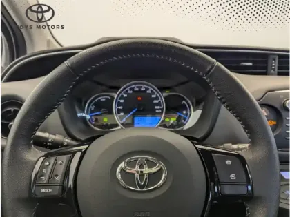 Photo 20 Toyota Yaris Hybride 1.5 VVT-I HYBRID France