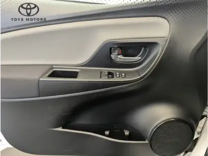 Photo 16 Toyota Yaris Hybride 1.5 VVT-I HYBRID France