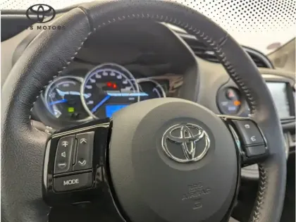 Photo 18 Toyota Yaris Hybride 1.5 VVT-I HYBRID France