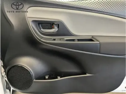 Photo 10 Toyota Yaris Hybride 1.5 VVT-I HYBRID France