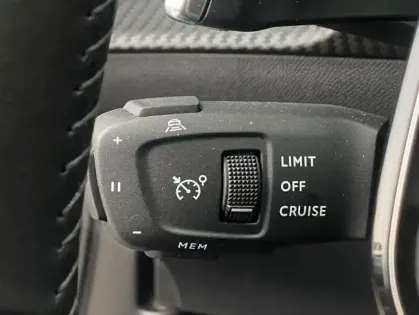 Photo 16 Peugeot 2008 II Hybrid 136 e-DCS6 ALLURE