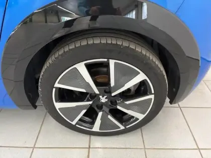 Photo 6 Peugeot 208  e- 136ch GT