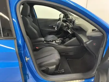 Photo 10 Peugeot 208  e- 136ch GT