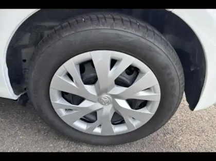 Photo 11 Toyota Yaris  100h France Business 5p RC18