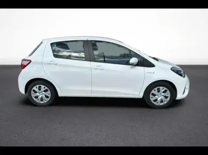 Photo 6 Toyota Yaris  100h France Business 5p RC18