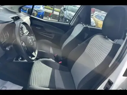 Photo 9 Toyota Yaris  100h France Business 5p RC18