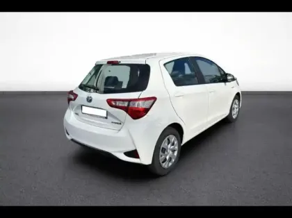 Photo 5 Toyota Yaris  100h France Business 5p RC18
